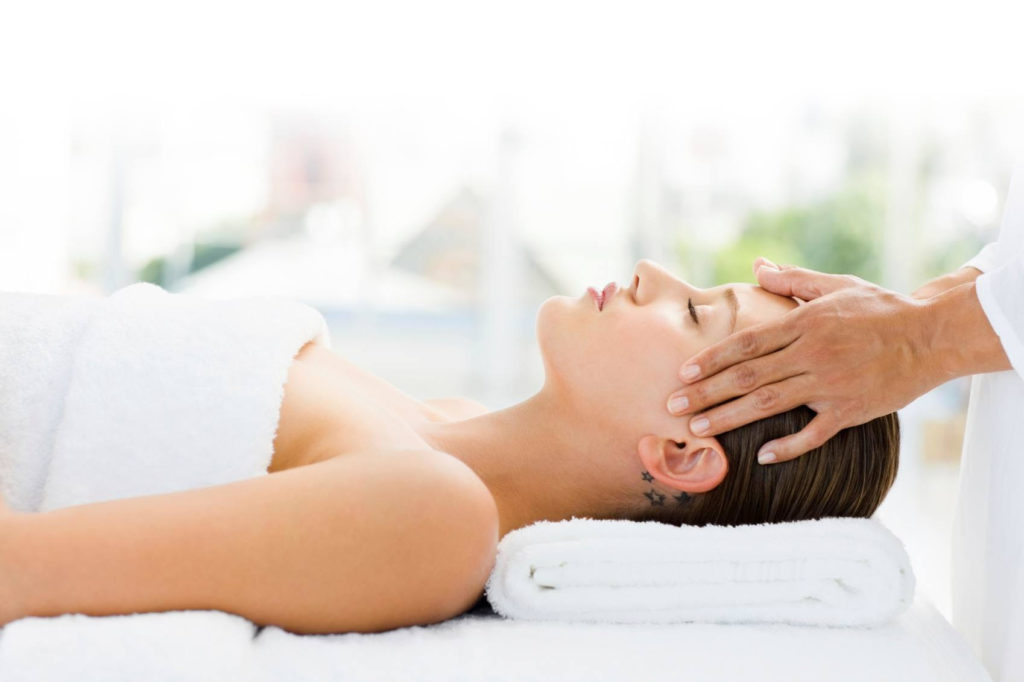Professional therapeutic massage at home